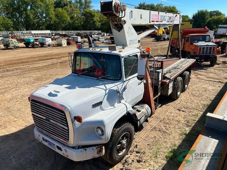 1989 FORD LTS8000 Crane Truck image