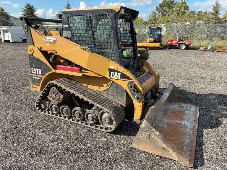 2006 CAT 257B track skid loader runs and functional image