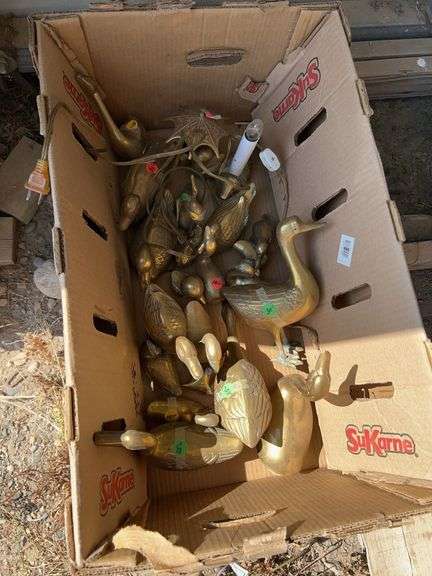 (25) pieces of Bronze figurines ducks & geese, bldg:green image