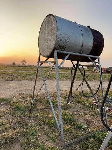 300 gallon fuel tank with nozzle & hose, row:7 image