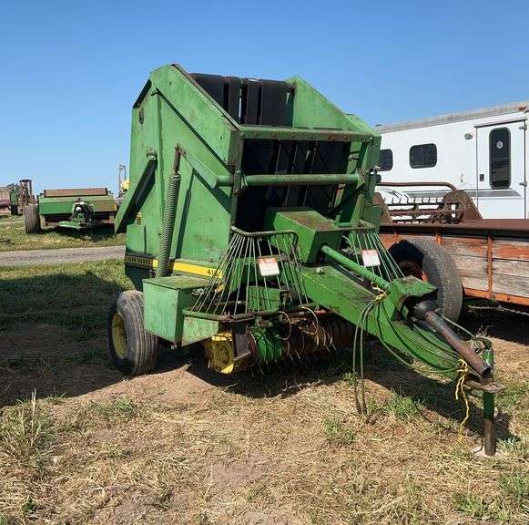 John Deere round baler #410, M, row:2 image