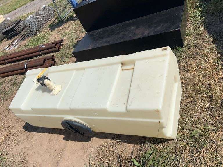 100 gallon poly tank, row:4 image