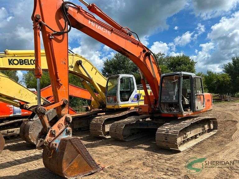 Hitachi EX200Lc Excavator showing 7,975 hours image