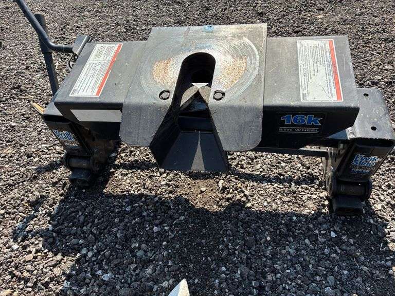 Reese 16K fifth wheel hitch image