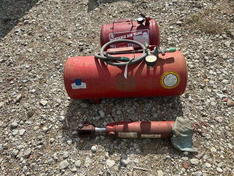 Hydraulic Cylinder & Portable Air Tanks image