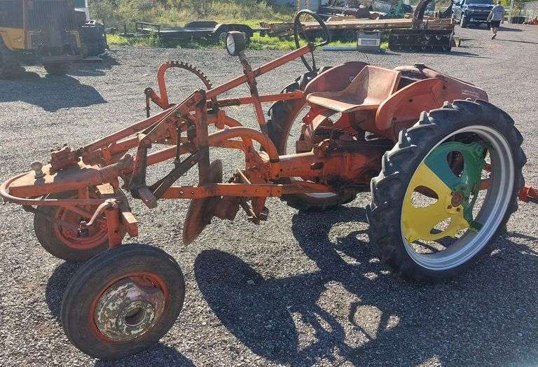 1954 Allis Chalmers G w/ 1 Row Cultivator image