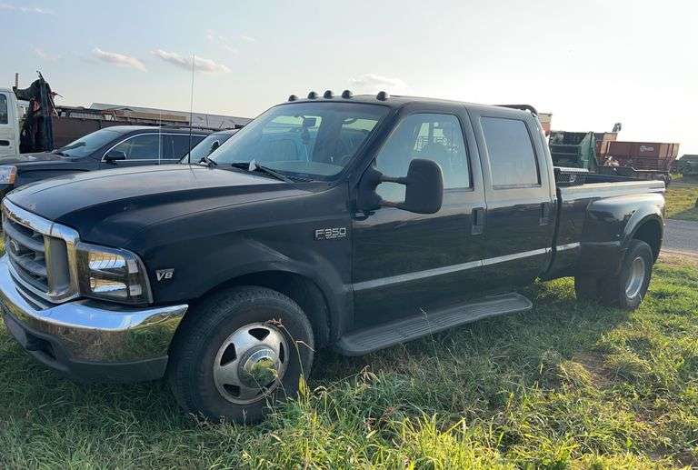 1999 Ford F-350 dually, K & M, row:1 image
