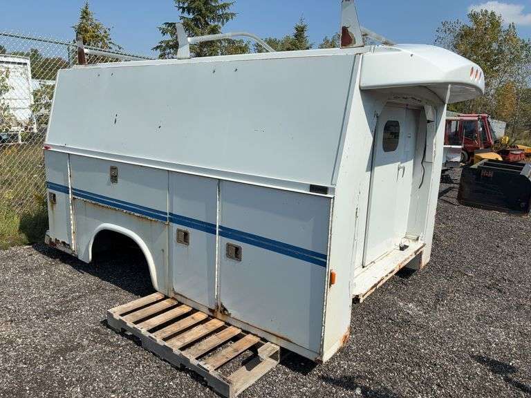 Service body for dually truck 10ft knapeide image