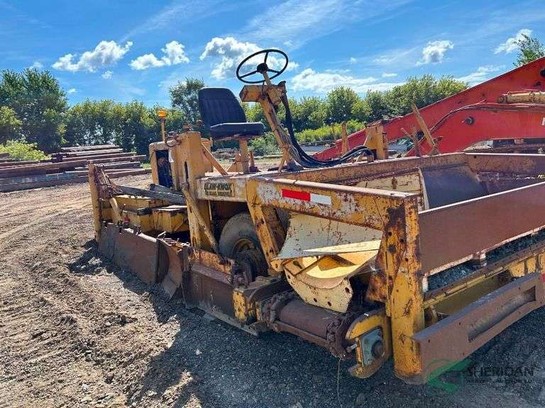 1987 Blaw-Knox 195 Road Widener -hasn't been used in multiple years image