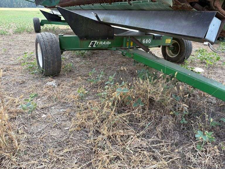 EZ Trail 680 Header Cart, does not include grain head image