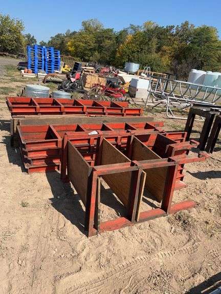 Metal shelving, row:5 image