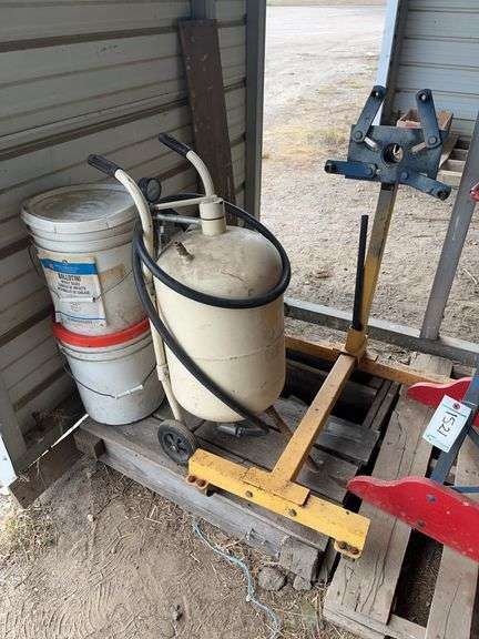 Sand blaster & engine stand, bldg:green image