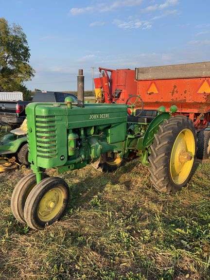 John Deere MT Tractor, row:2 image