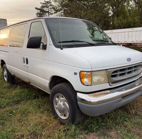 1997 Ford Econoline, K, row:1 image