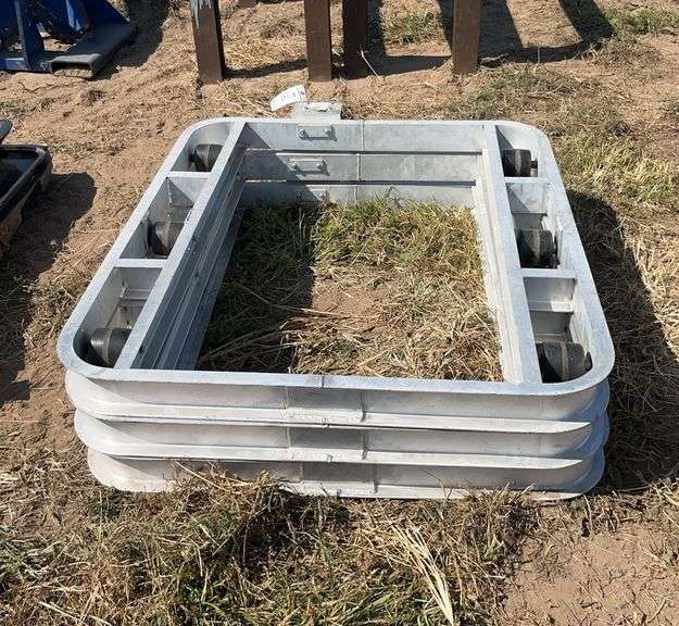 (3) pallet dollys, row:5 image