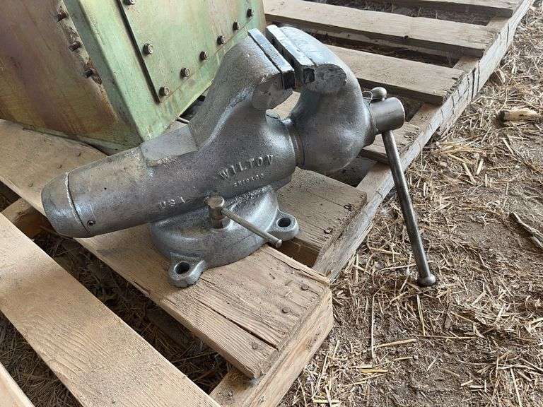 Wilton vise, dated April 1946, bldg:green image