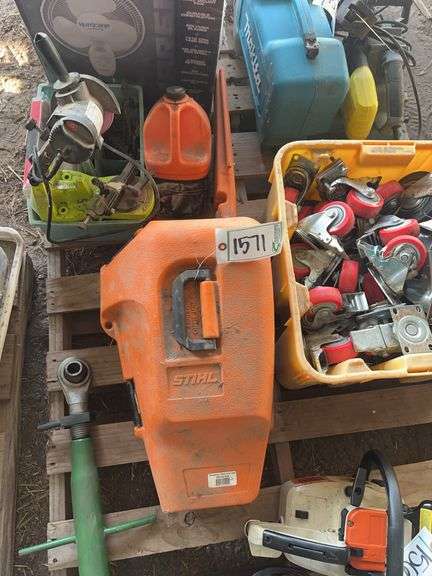 Stihl MS271 chain saw with extra chains, chain sharpener, & bar oil, bldg:Green image