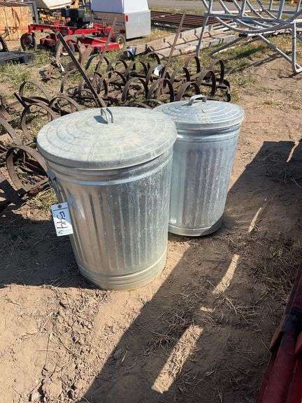 (2) Garbage cans, only used to store chicken food, row:5 image