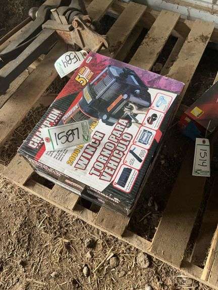 12V 2000 lb winch, bldg:locked image