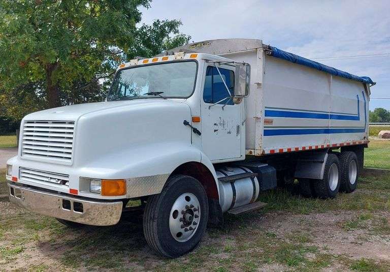1994 International Grain Truck image