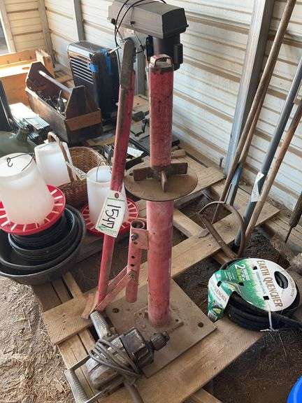 Manual tire changer & 1/2" electric drill, bldg:Green image