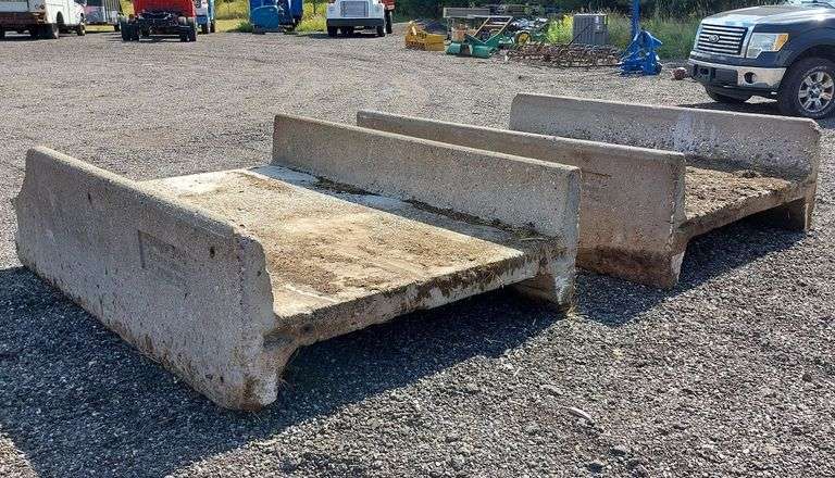 (2) Cement Feed Bunks image