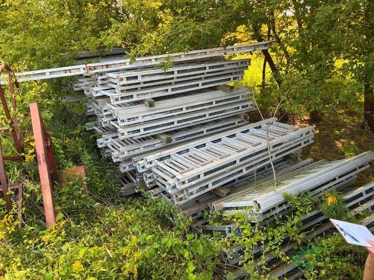 Bridge Parapet Rail image