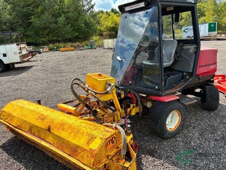 1992 Toro Groundsmaster 455-d with broom image
