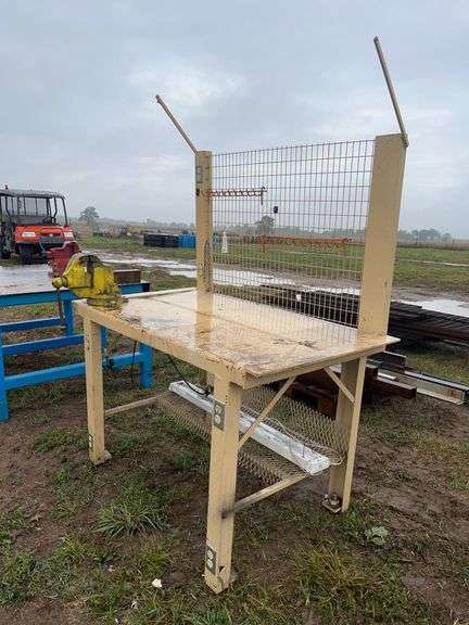 5' x 3' work bench with vise, row:8 image