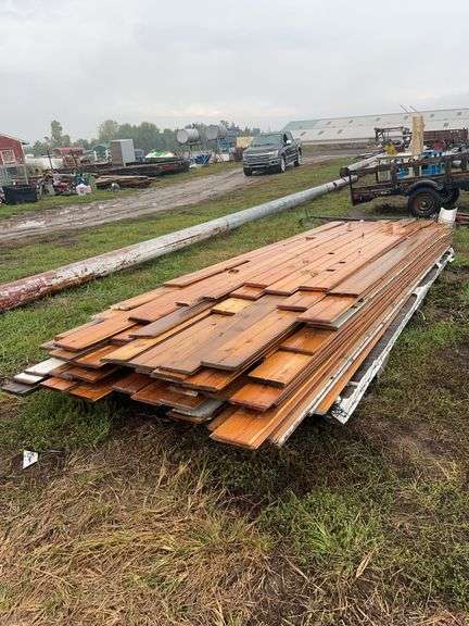 Pile of wood barn siding, row:8 image