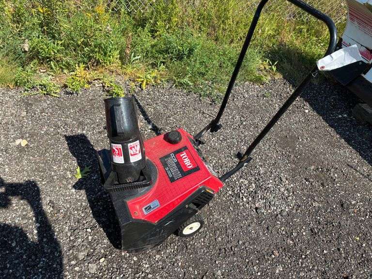 Toro snow blower image