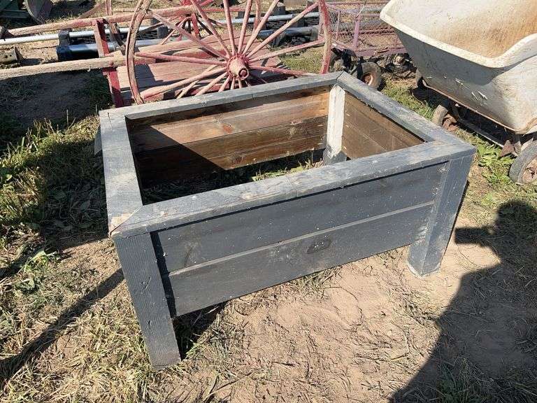 Wood planter box, row:5 image