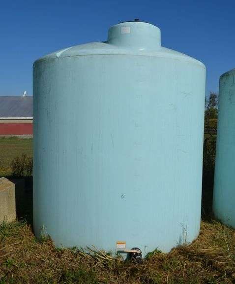 Poly Tank w/ Valve image
