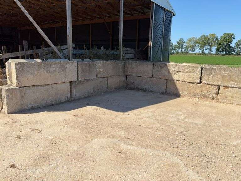 (11) Bunker blocks, weigh approximately 3200 lbs, 1 half block image