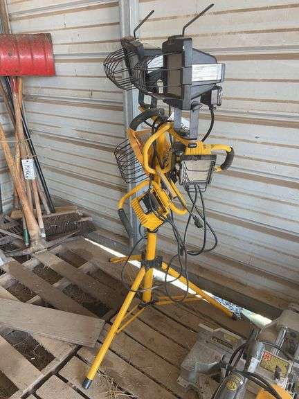 Set of work lights, bldg:Green image