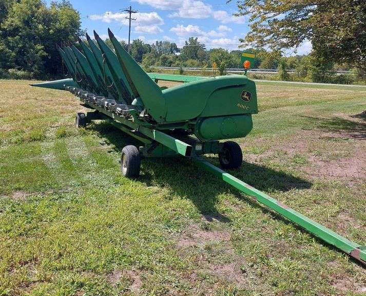 John Deere 608CX Corn Head w/ Cart image