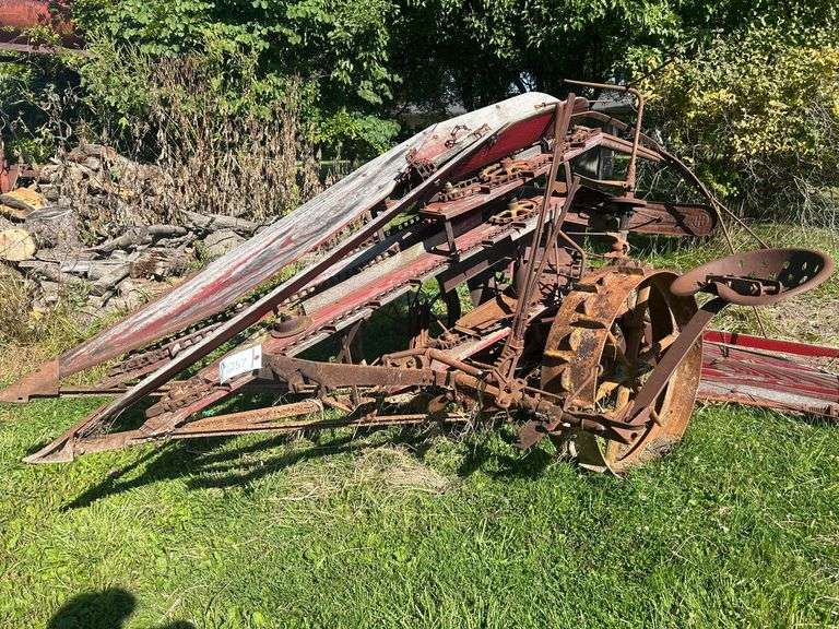 International Harvester Corn Binder image