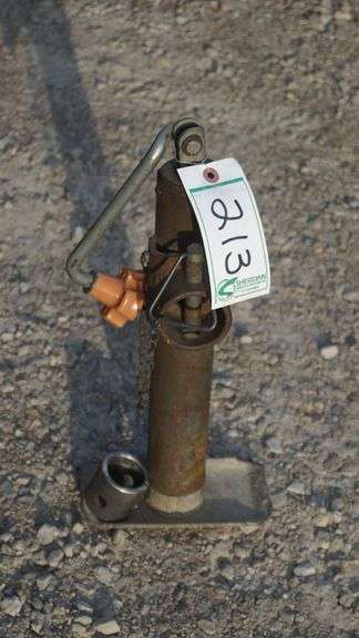 Tongue Jack:  Bulldog image