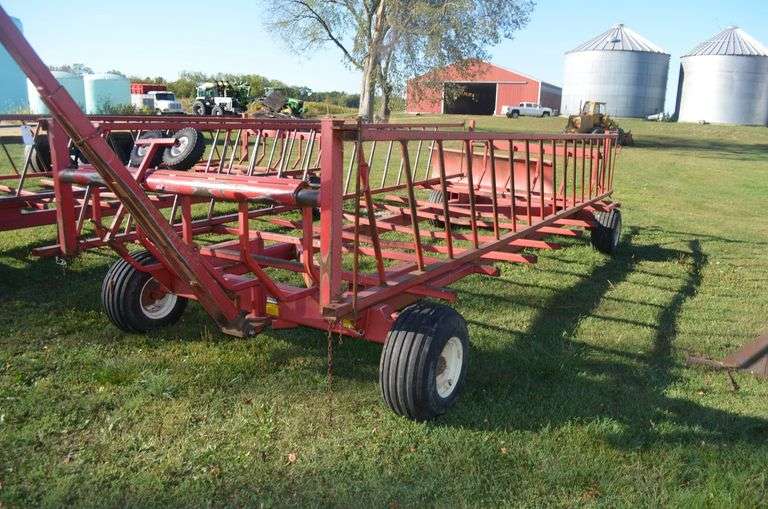 E-Z Trail CF-890 Feeder Wagon image