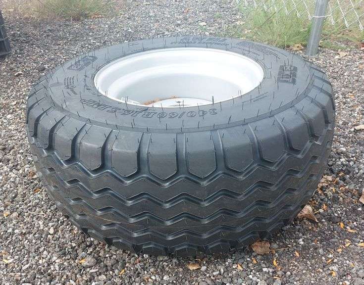 (1) BKT AW-711 340/60R 16.5 Tire on Rim image