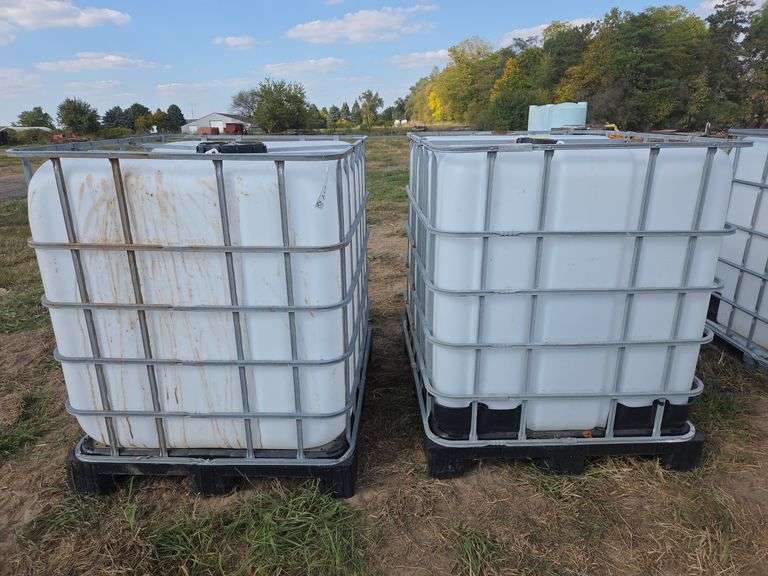 (2) 275 gallon totes, row:5 image