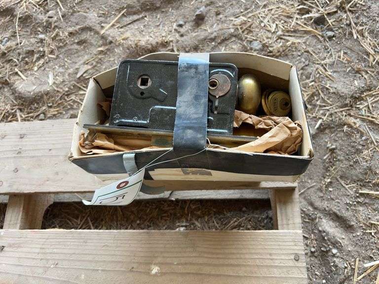 Yale Mortis lock sets new-old stock brass, bldg:green image