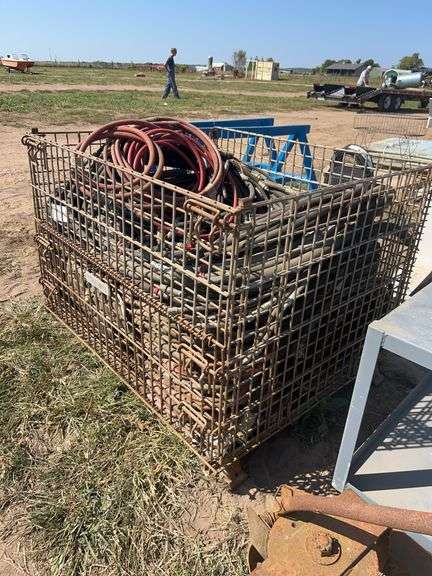Wire basket with hydraulic hoses, row:6 image
