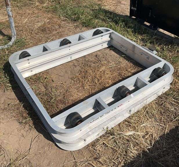 (2) Pallet dollys, row:5 image