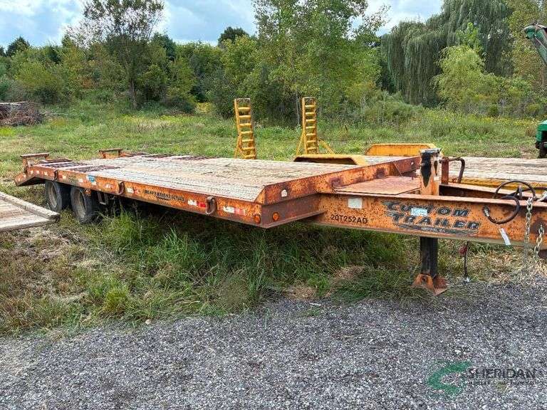 2002 20ft deck with 5ft beaver tail tandem dually equipment trailer image
