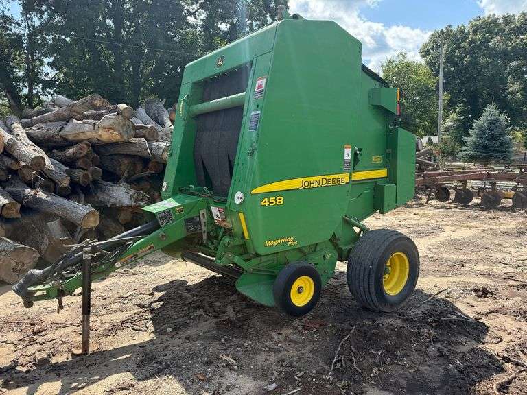 John Deere 458 Megawide Plus Round Baler image