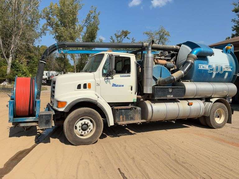 1997  FORD  L8501 image