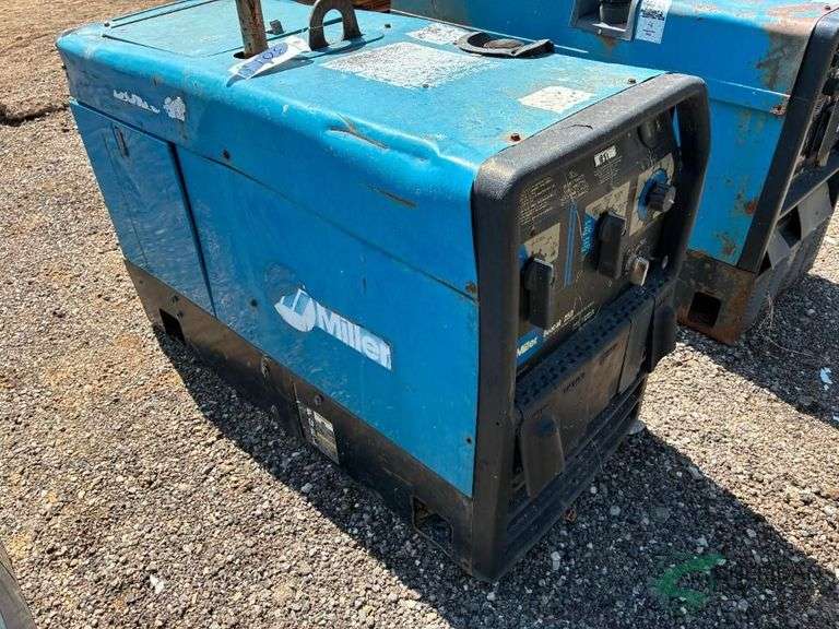 Miller Bobcat 250 Welder/Generator image