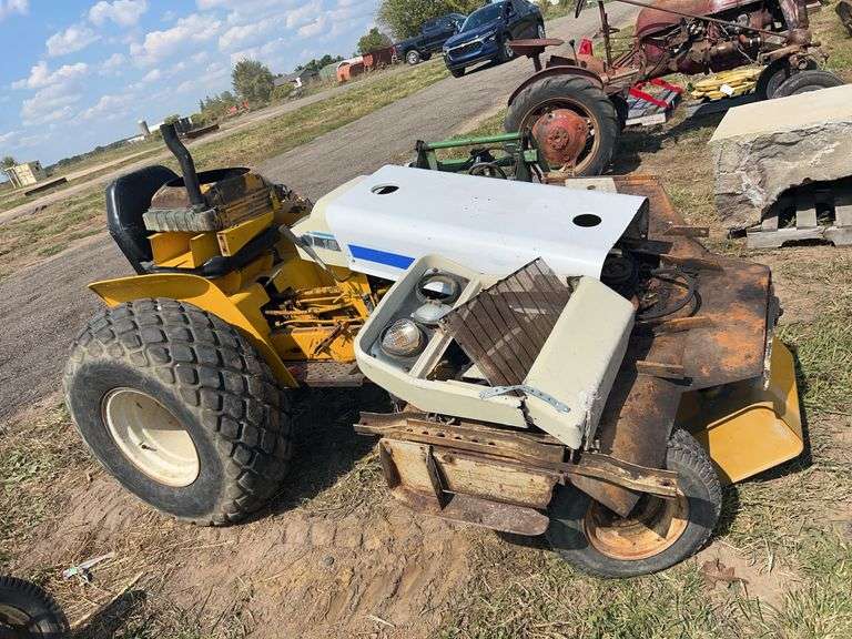 Cub Cadet lawn mower- parts only, row:4 image