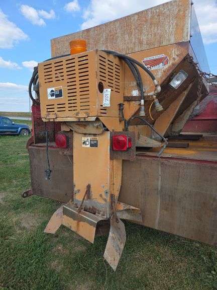 Henderson chief stainless steel 3 yard hydro driven salt spreader, row:1 image